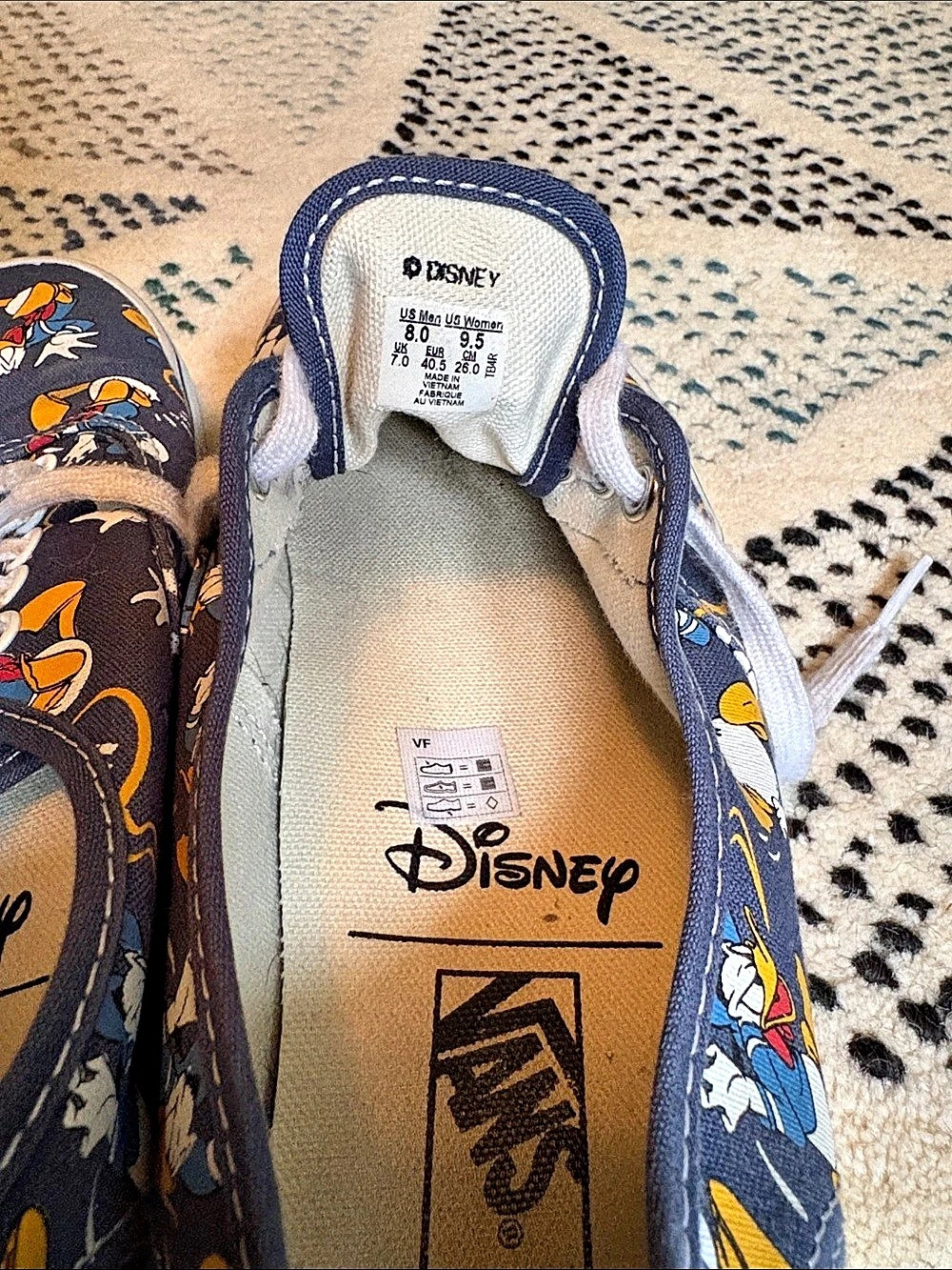 Vans x Disney Authentic Donald Duck Disney Sneakers Men’s US 8.0 Women’s 9.5 - Picture 3 of 3